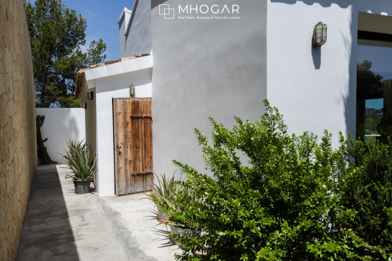  Exclusive Annual Rental - Timeless Design,  Mediterranean Views in La Costa Blanca!